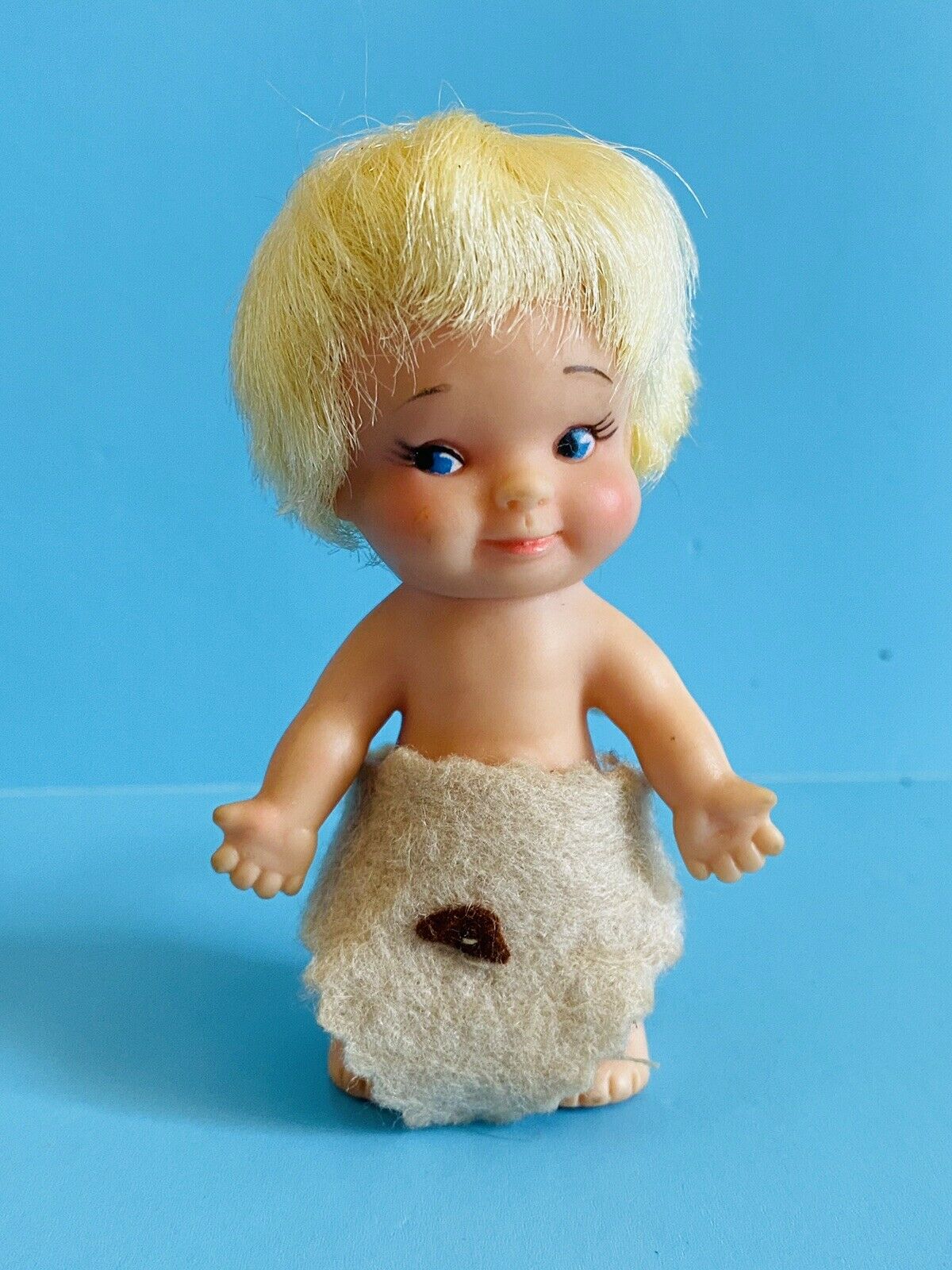 Vintage Doll Toy - Uneeda Pee Wees Blonde Caveman Bambam - Ud. Co Inc 1965
