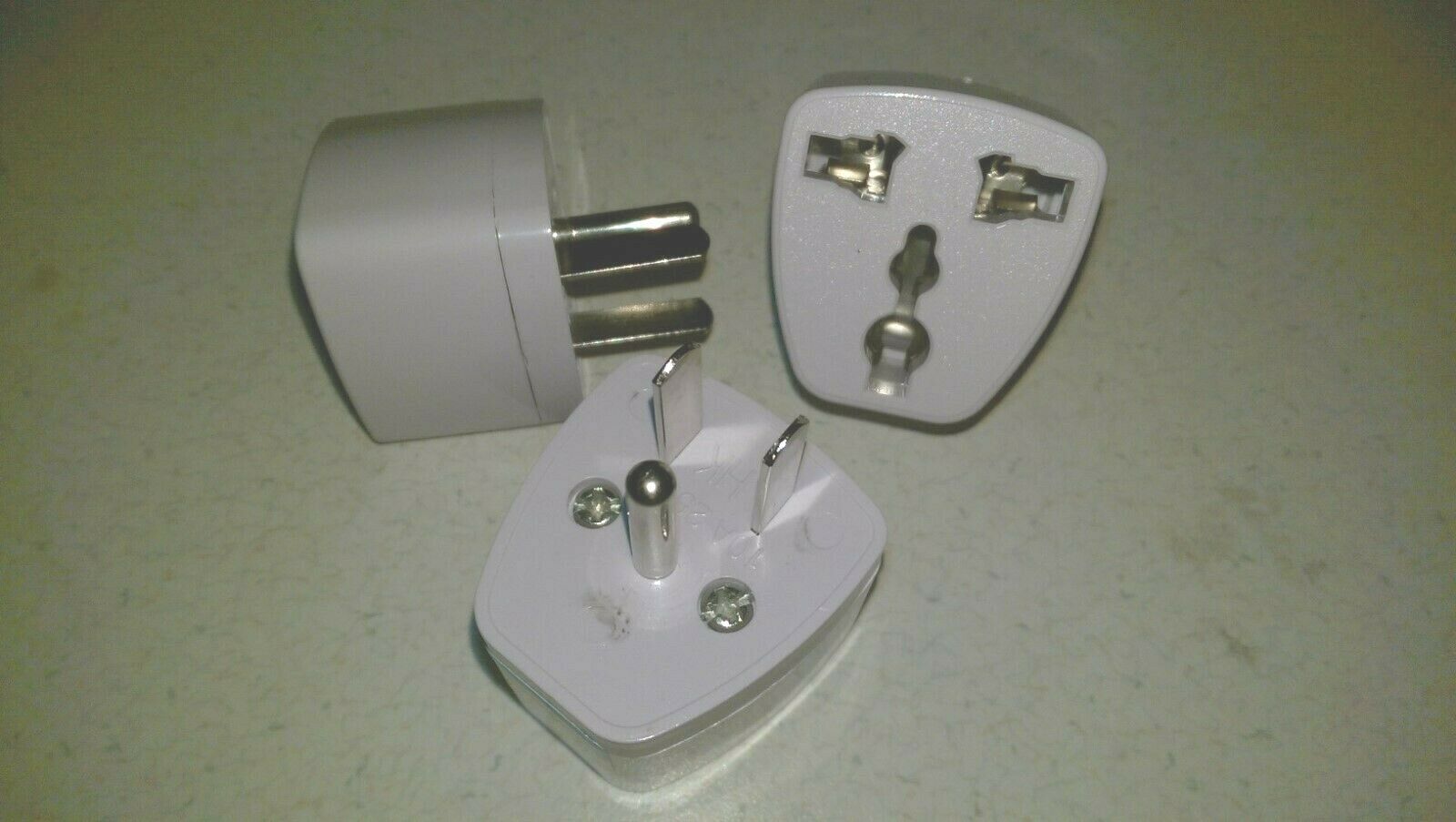 Us Universal Travel Adapter Plug / Converter: Eu, Uk, Asia To Us -lot Of 3 Plugs